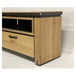 Detail hrany boku tv komody