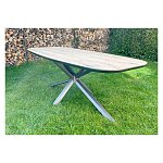 Oblé rohy dodávají stolu jemnost a pohodlí při každodenním používání.