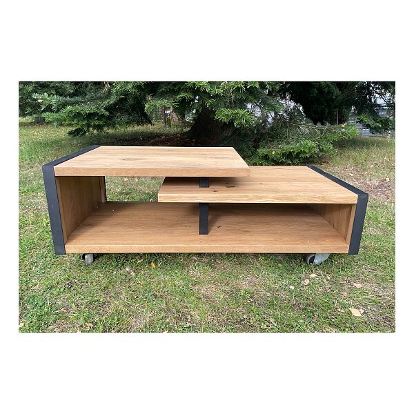 Kvalitní masivní konferenční stolek