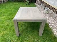 Masivní rozkládací jídelní stůl z dubového masivu