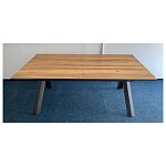 Rozkládací jídelní stůl v moderním provedení 190x100+60 cm, kombinace masivu a kovu