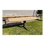 Kombinace masivu a kovu u jídelního stolu v délce 210x80/100 cm